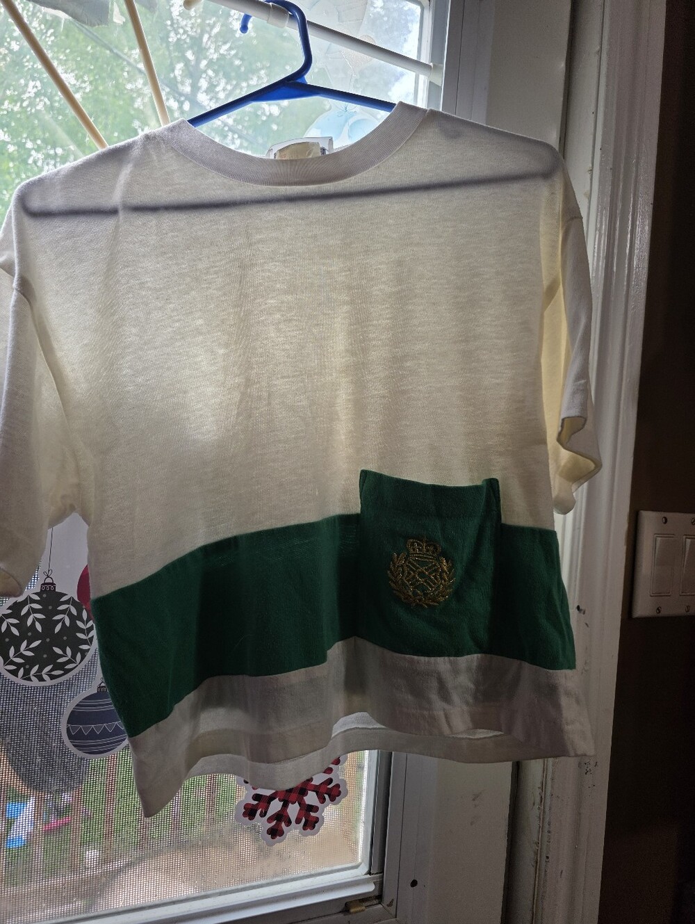 Women's Short-Sleeve White & Green Crewneck Tee With Front Pocket